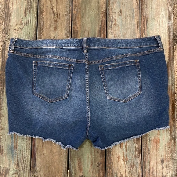 Torrid Size 24 Denim Jeans Shorts Mid Rise Stretch Blue Cutoffs Plus Size - Picture 2 of 7